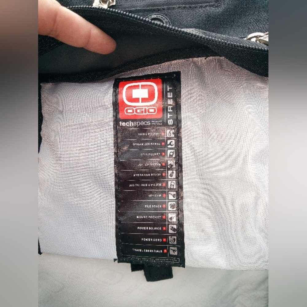 Ogio backpack - Picture 5 of 10